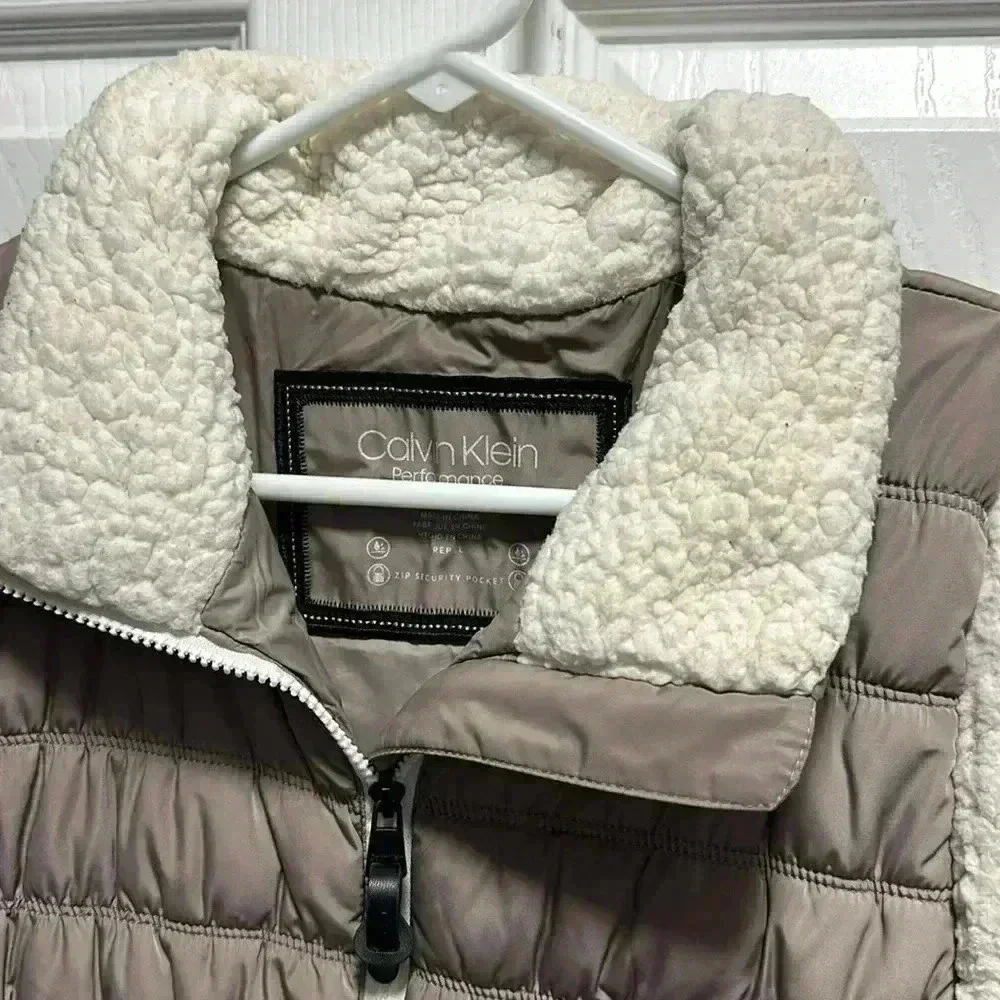 CALVIN KLEIN TAN AND CREAM SHERPA VEST